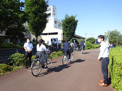 藤枝西高等学校前にて夏の交通安全県民運動3