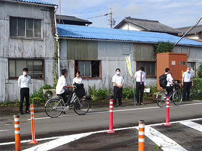 静清高等学校の近くの交差点