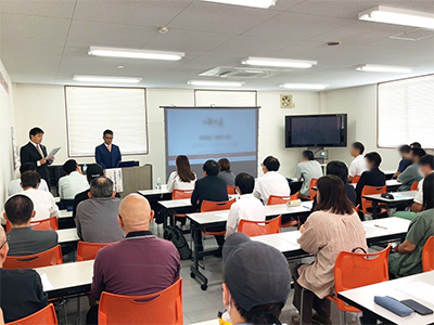 日本ほめる達人協会 特別認定講師 横山源太氏によるほめる達人という生き方セミナー開始