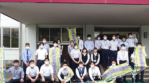 藤枝北高等学校前にて『夏の交通安全県民運動』の立哨活動を実施